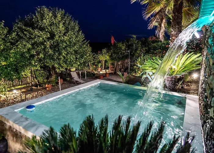 Rosa Xvi - Garden ゲストハウス